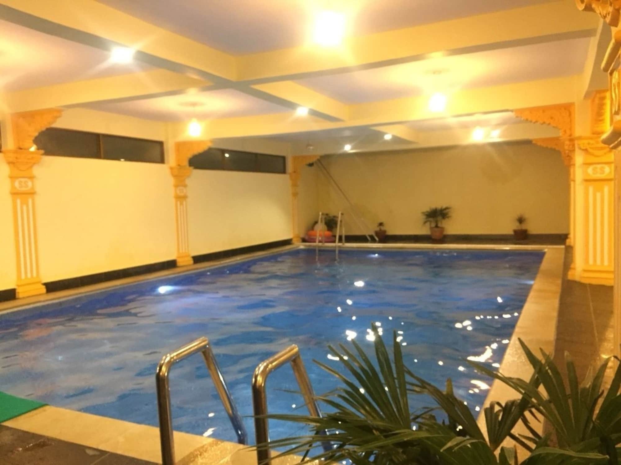 Hotel Lotus Gems Катманду Екстериор снимка